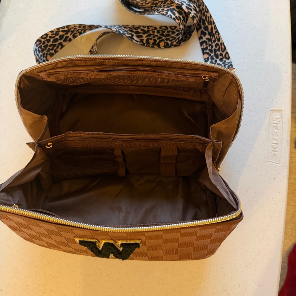 Makeup travel bag, NWOT Brown “W” monogram with Leopard Strap - Picture 2 of 5